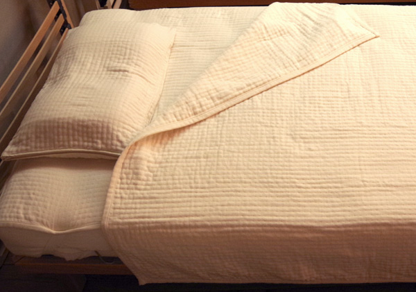 敏感肌に優しい天然酵素洗いオーガニックコットンベッドパッドと枕カバー