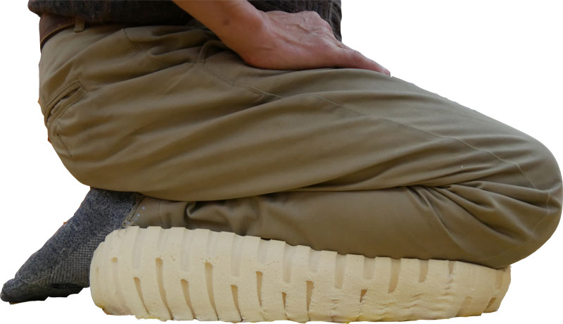 厚さ10cmクッション、正座して脚が痛くならないと好評のへたらない厚座布団