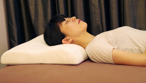 睡眠の質を上げる快眠ラテックス枕