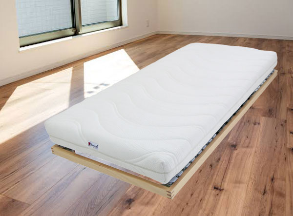 低いベッド、フローリング直置きベッド
